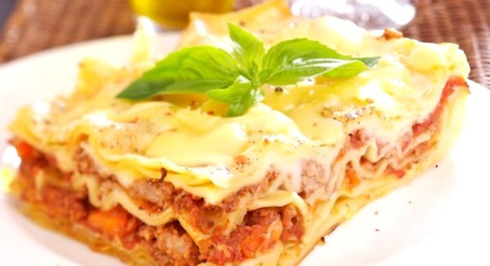 Лазанья с грибами и ветчиной