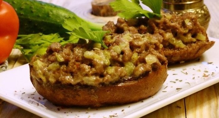 Гренки с фаршем по-татарски