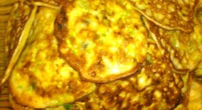 Кабачковые оладьи с молодым луком