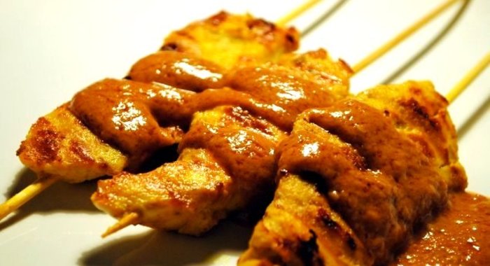 Шашлык из курицы на шпажках