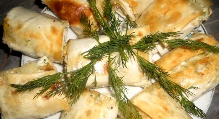 Рулет с творогом из лаваша
