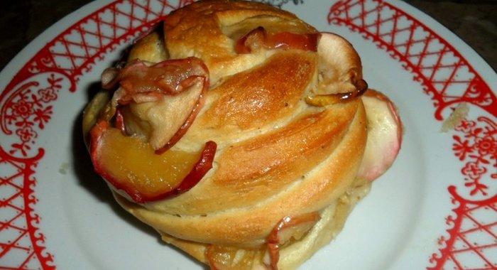 Булочки с корицей и яблоком
