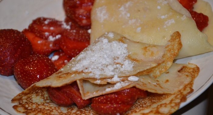 Блинчики с клубникой