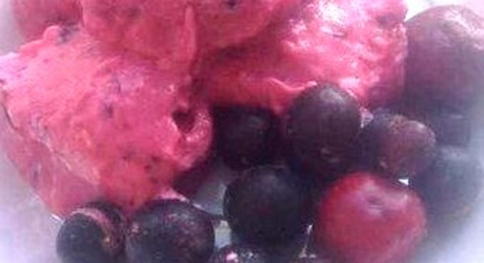 Диетическое бананово-ягодное мороженое