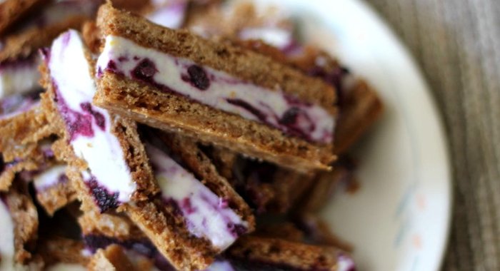 Черничное мороженое-сэндвич