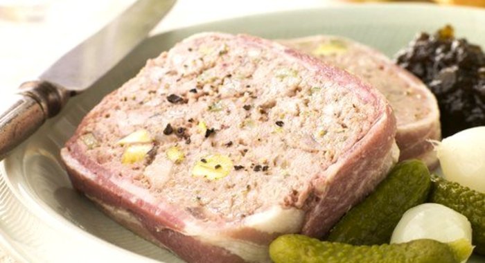 Паштет из свинины с беконом и ветчиной по‑деревенски
