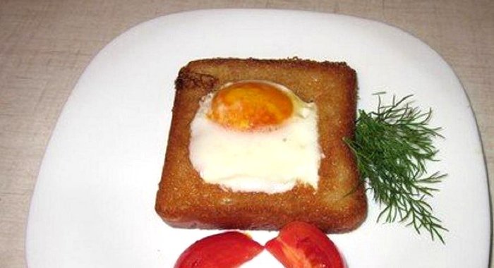 Яичница по-французски