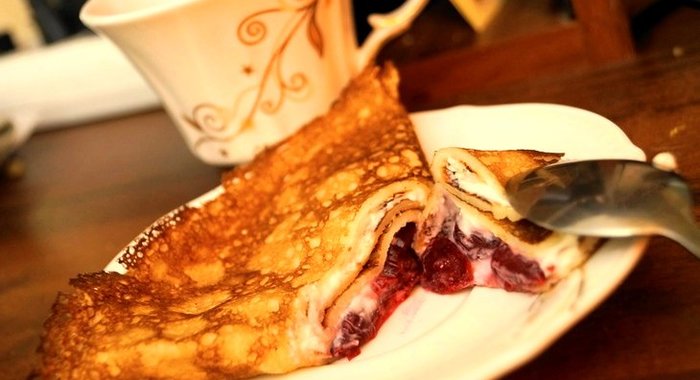 Тонкие блинчики с творогом