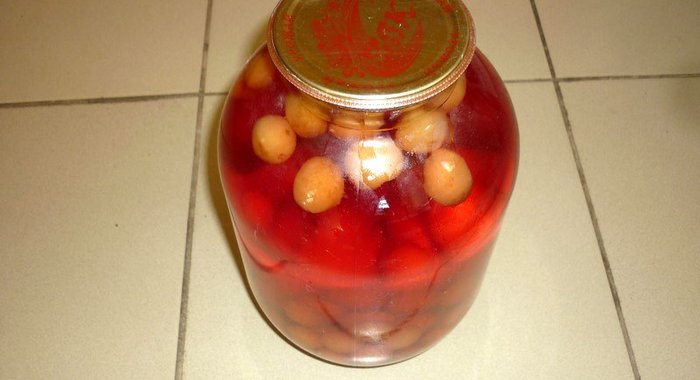 Компот из черешни