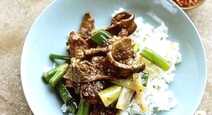 Жаркое из говядины с зеленым луком