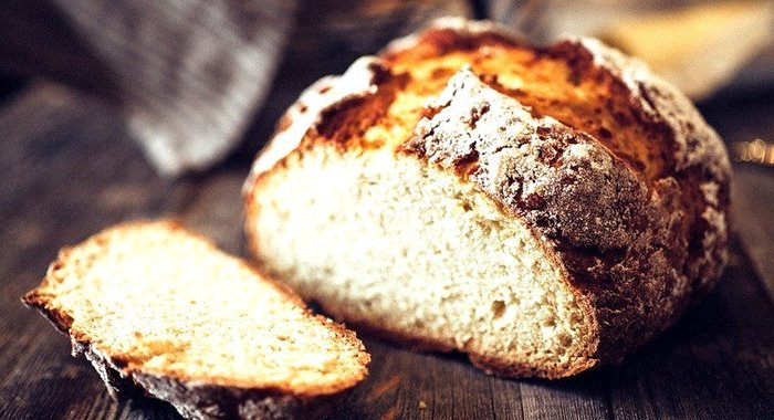 Ирландский содовый хлеб в чугунной сковороде