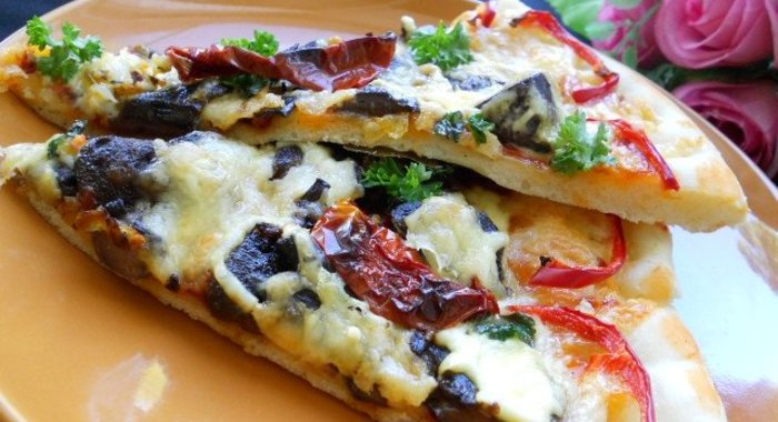 Пицца с лесными грибами