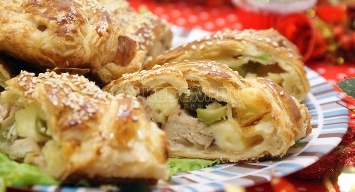Рулет с курицей на Рождество