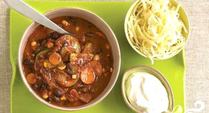 Жаркое из фасоли, кукурузы и помидоров