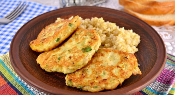 Куриные оладьи с кабачком