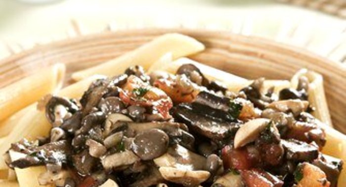 Быстрое грибное рагу в сливочном соусе с тимьяном