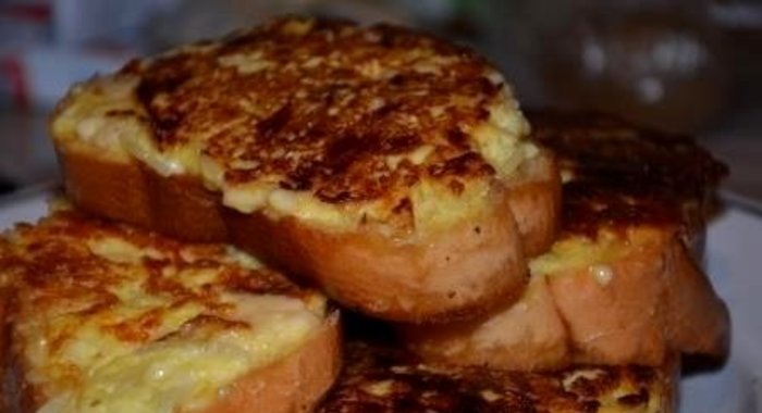 Горячие бутерброды с плавленым сырком