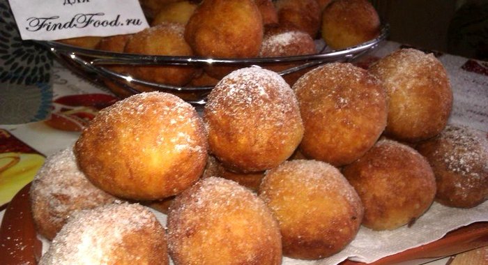 Творожные колобки с вареной сгущенкой