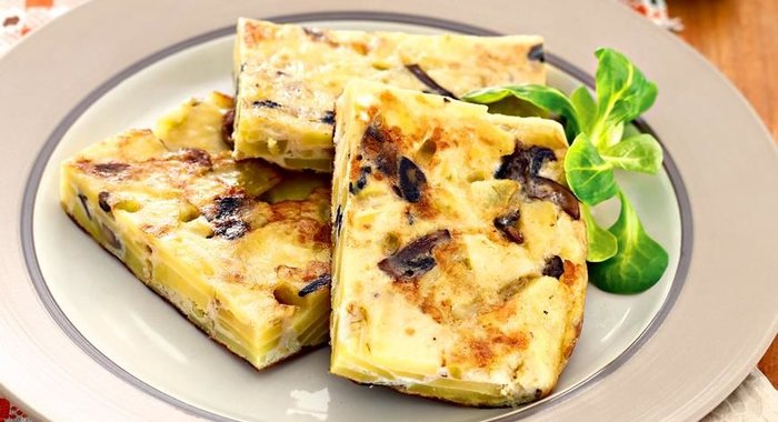 Тортилья, омлет с картофелем и грибами