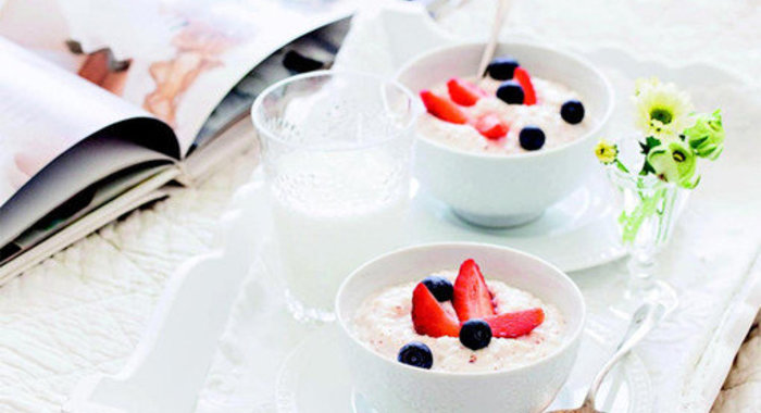 Миндально-кремовый рис с ягодами от Юлии Высоцкой