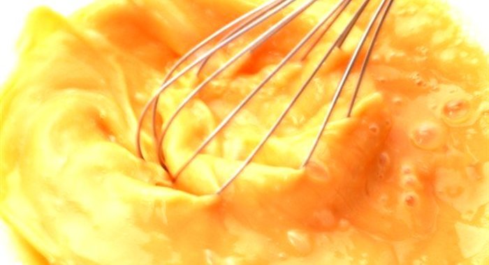 Яичница-болтунья с красным перцем