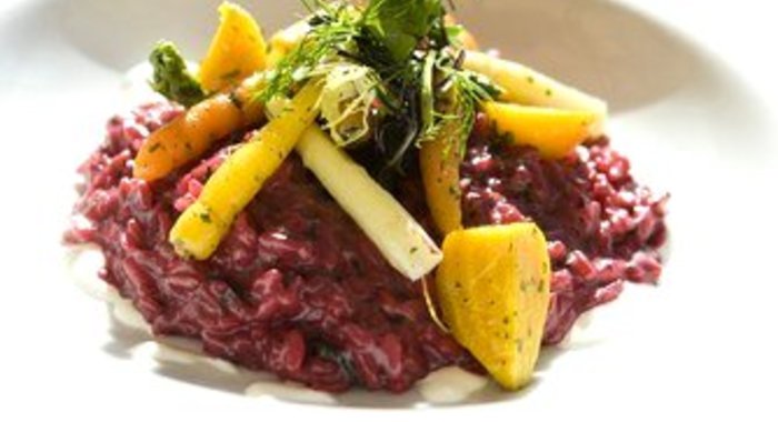 Красное «ризотто» из перловки с овощами