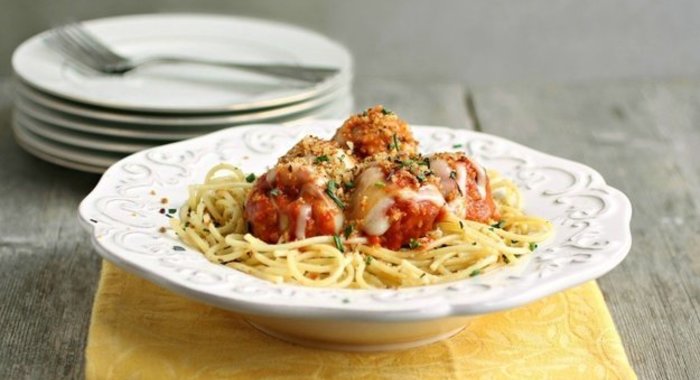 Куриные тефтели с моцареллой