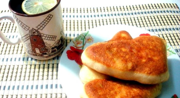 Пирожки с мясом на сковороде