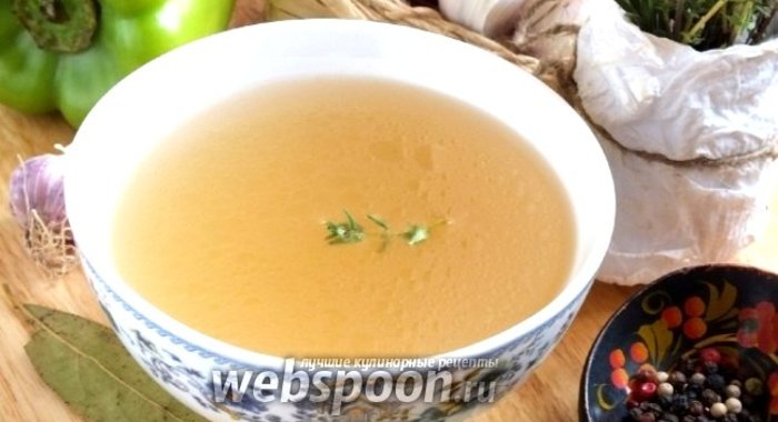 Лёгкий бульон из куриных шеек