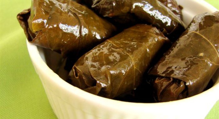 Долма (голубцы с виноградными листьями)