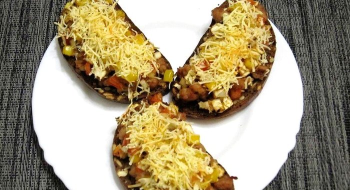 Горячие фитнес-бутерброды с фаршем