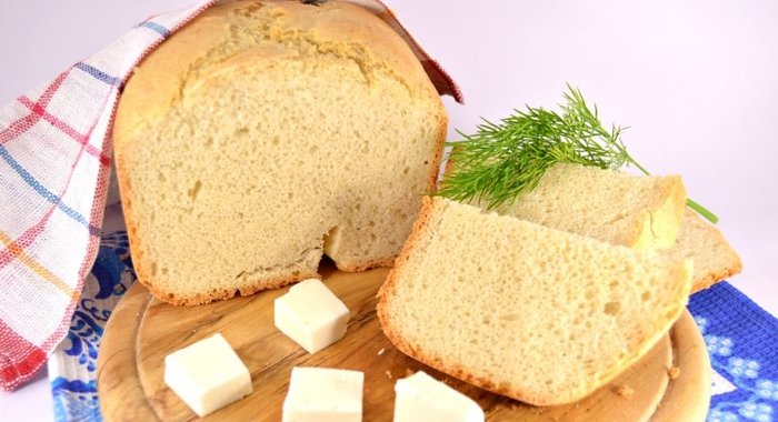 Хлеб с брынзой в хлебопечке