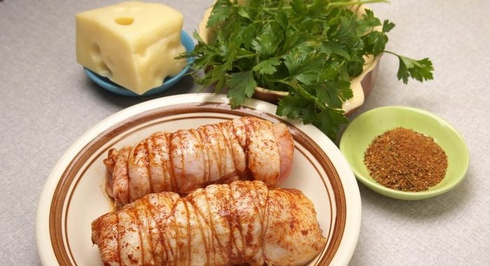 Рулет из куриных окорочков