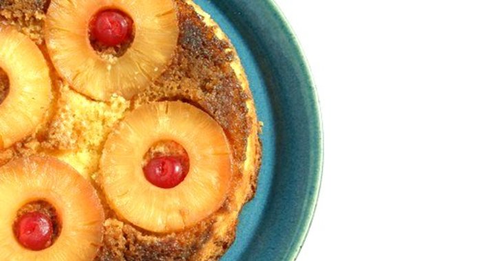 Торт безе с ананасами в карамели