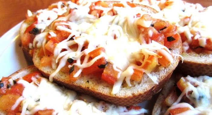 Бутерброды с помидорами в духовке