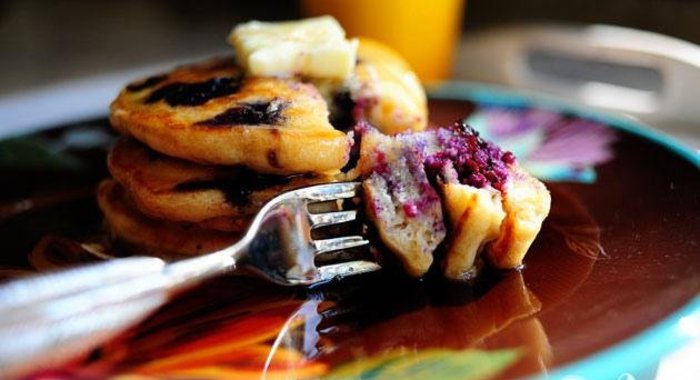 Лимонно-черничные оладьи