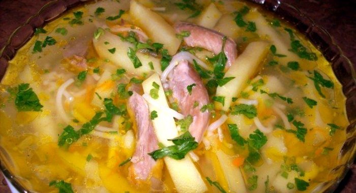 Наваристый куриный суп с макаронами