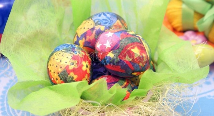 Яйца в стиле декупаж