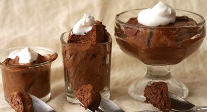 Мусс из горького шоколада с коньяком