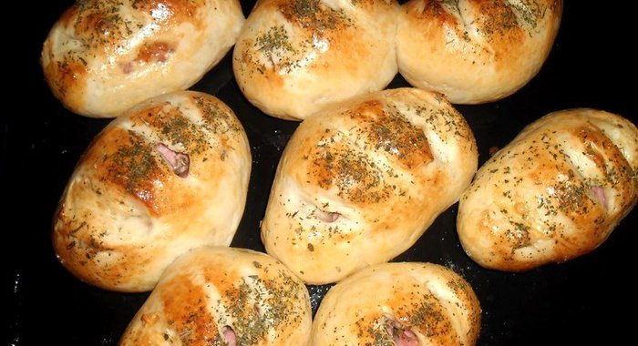 Булочки с сосиской и сыром
