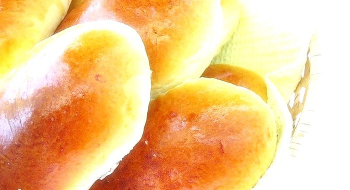 Пирожки с вишней на молоке