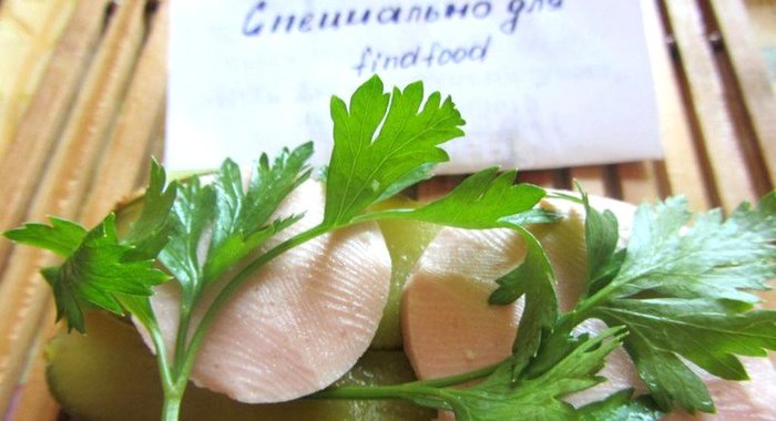 Бутерброд с соленым огурчиком