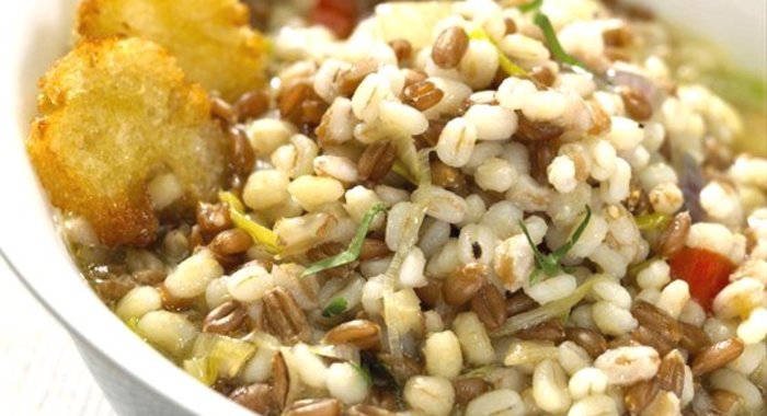 Плов из перловки с луком