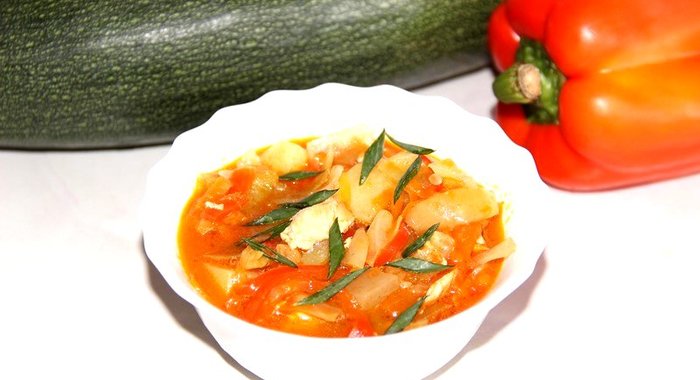 Овощное рагу с курицей