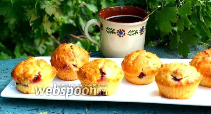 Кексы с йоштой и кокосовой стружкой