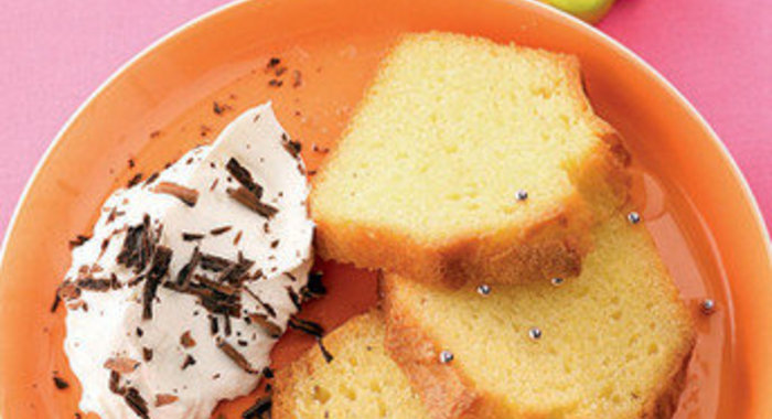 Кекс с соусом лимончелло