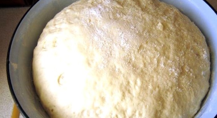 Простое тесто для пиццы