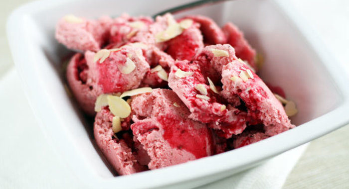 Клубничное мороженое