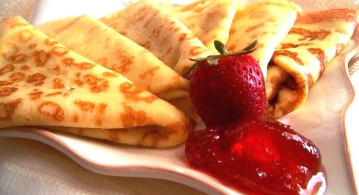 Тонкие блинчики на минеральной воде