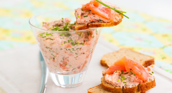 Паштет из копченого лосося